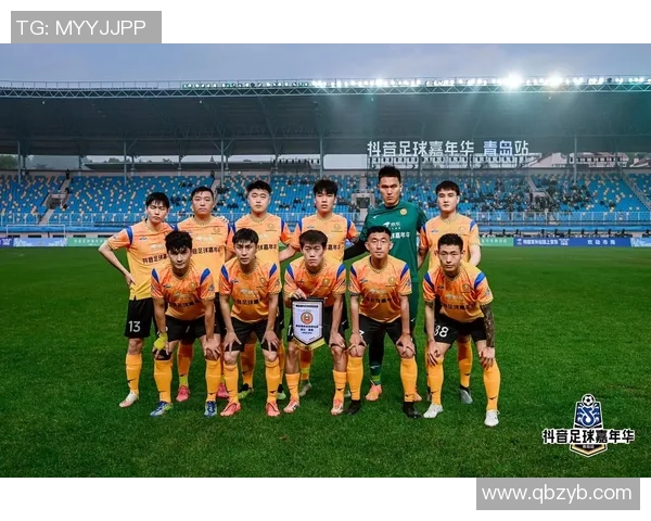 足球明星携手方包展现时尚魅力与运动精神的完美结合 足球明星携手方包展现时尚魅力与运动精神的完美结合