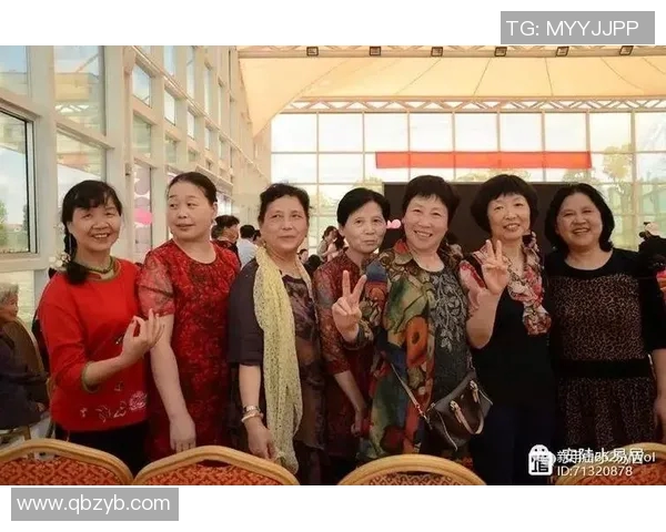 退役足球明星重聚欢庆昔日辉煌瞬间共忆绿茵岁月情怀