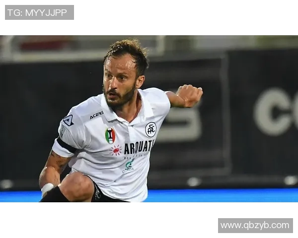 意大利足球明星与小提琴的奇妙交汇：音乐与运动的完美融合之旅